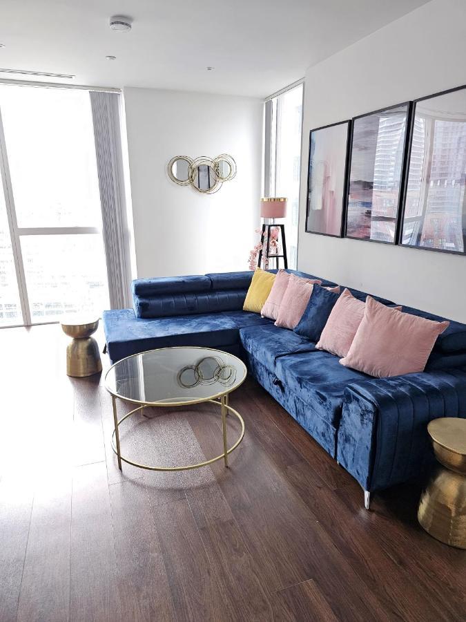 2 Bed Luxurious Apartments Canary Wharf Лондон Екстериор снимка