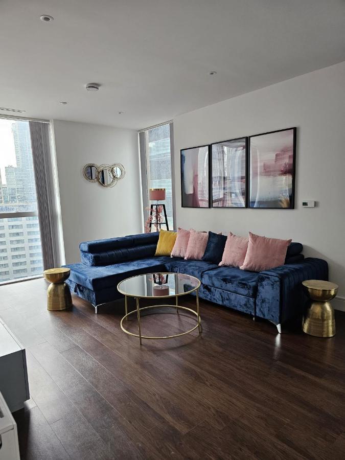 2 Bed Luxurious Apartments Canary Wharf Лондон Екстериор снимка