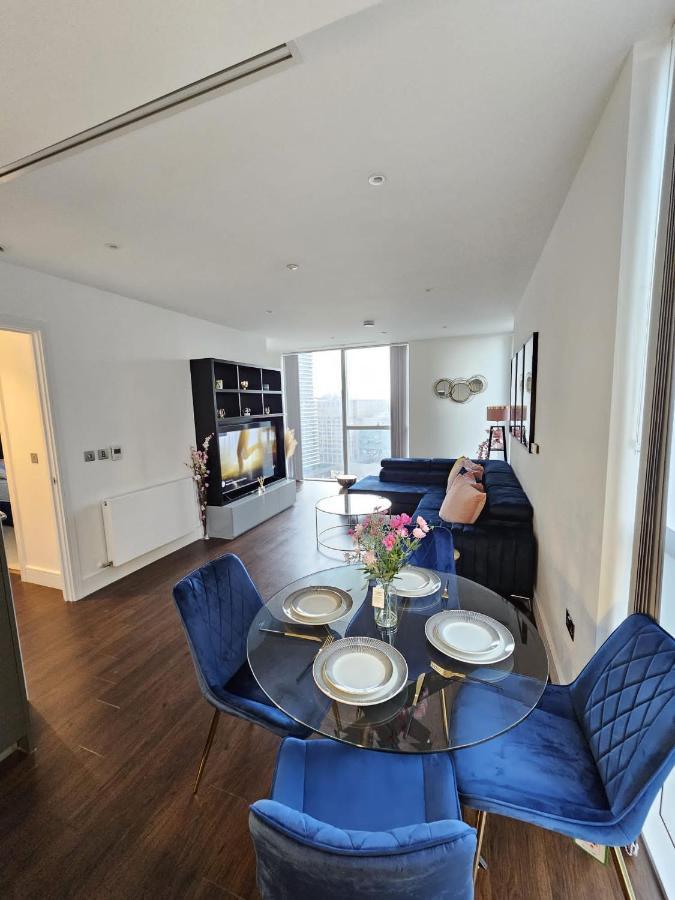 2 Bed Luxurious Apartments Canary Wharf Лондон Екстериор снимка